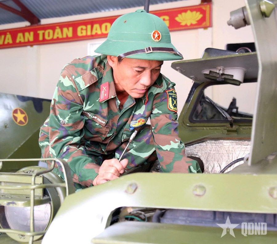 Người lính thợ tận tụy, trách nhiệm